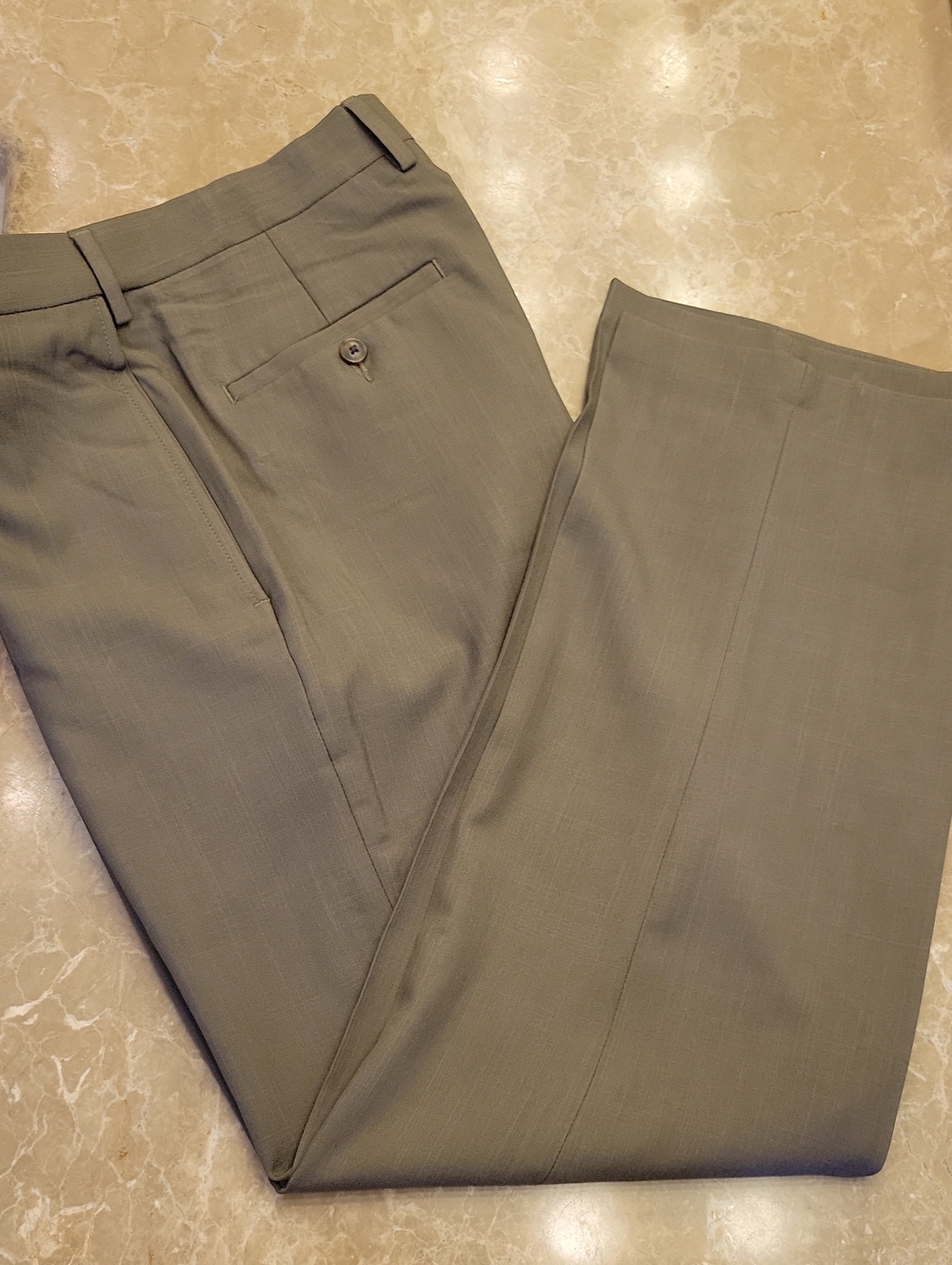 Haggar Men's Flat Front Dress Shorts in Light Olive, 32x30